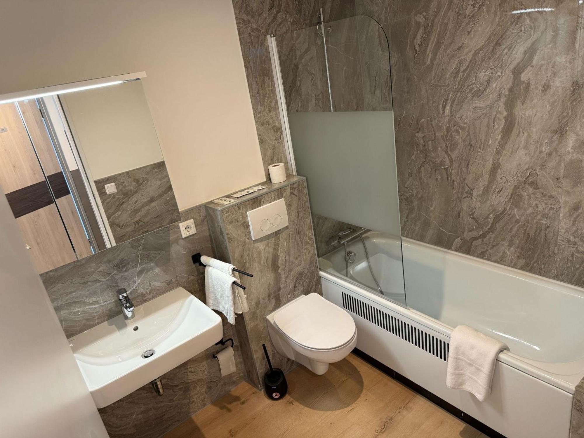 Hotel Erlenstegen Nuremberg Ngoại thất bức ảnh