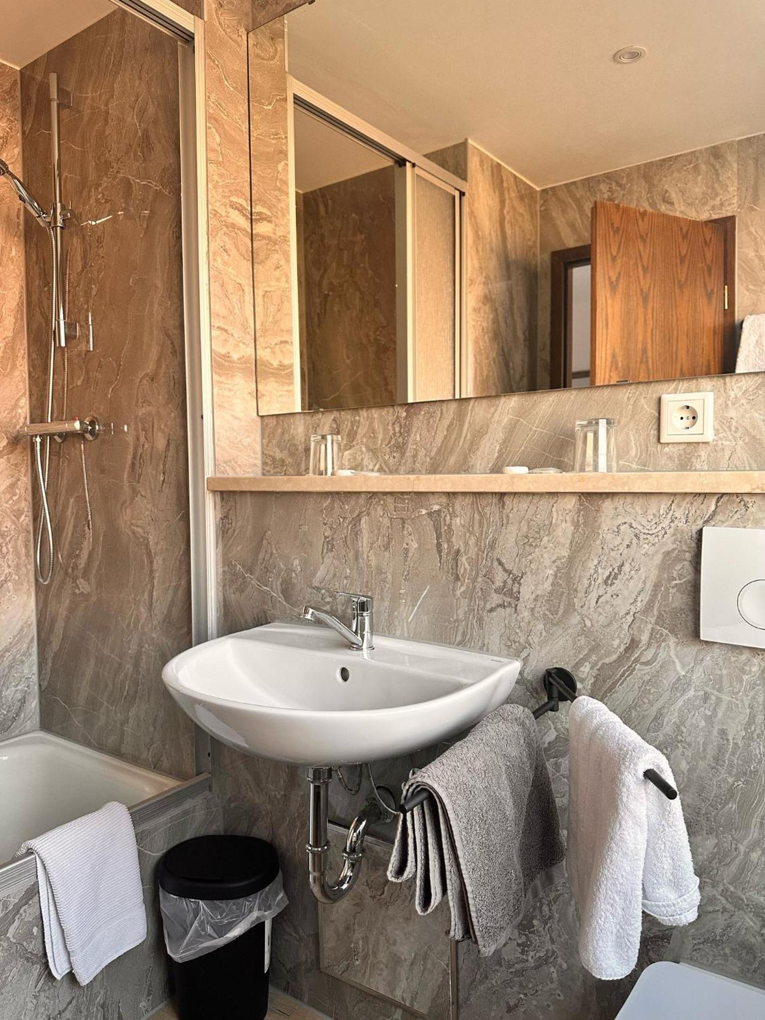 Hotel Erlenstegen Nuremberg Ngoại thất bức ảnh
